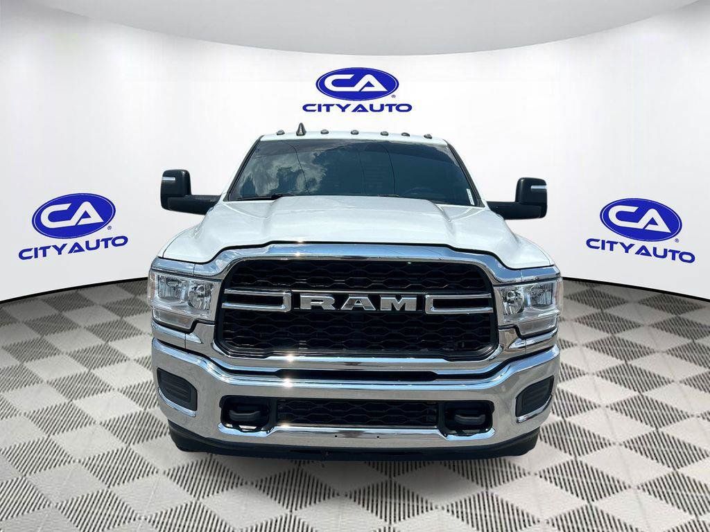 Used 2024 RAM 3500 Tradesman w/ Chrome Appearance Group AWD/4WD image 11