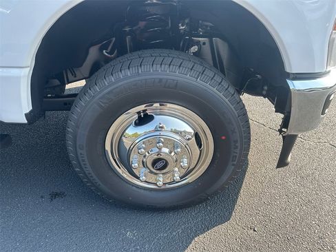 New 2026 Ford F350 XL w/ XL Chrome Package image 11