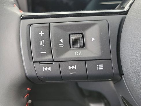 New 2025 Nissan Kicks SR image 7