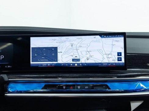 Used 2025 BMW i7 xDrive60 w/ Executive Package image 21