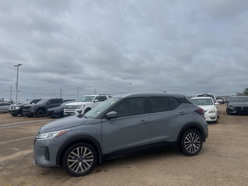 Used 2023 Nissan Kicks SV FWD image 10