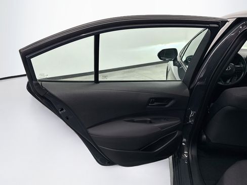 Used 2025 Toyota Corolla LE FWD image 24
