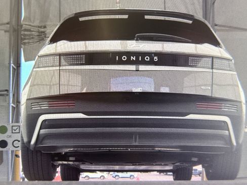 Used 2025 Hyundai Ioniq 5 SE image 8