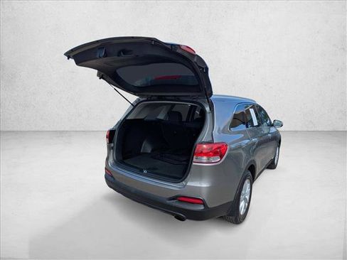 Used 2017 Kia Sorento LX AWD/4WD image 24