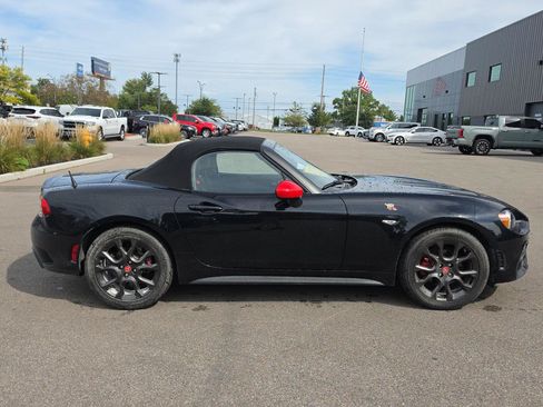 Used 2017 FIAT 124 Spider Abarth RWD image 2