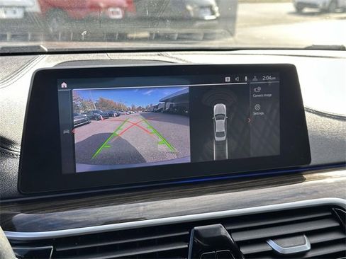 Used 2020 BMW 530i xDrive w/ Executive Package image 4