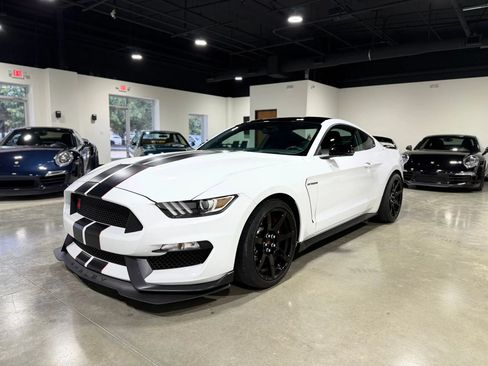 Used 2017 Ford Mustang Shelby GT350R w/ GT350R Equipment Group 920A RWD image 6