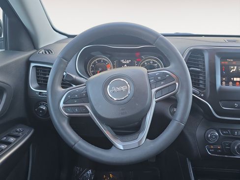 Used 2020 Jeep Cherokee Latitude Plus image 13