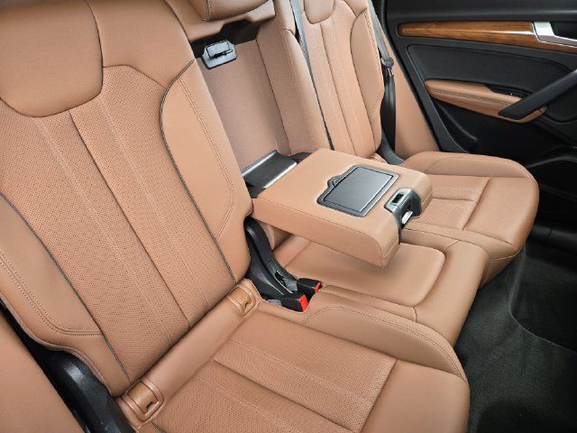 Used 2023 Audi Q5 2.0T Premium Plus w/ Premium Plus Package AWD/4WD image 31