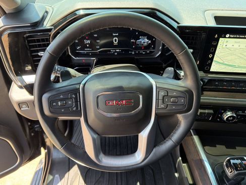 Used 2025 GMC Sierra 1500 SLT AWD/4WD image 29