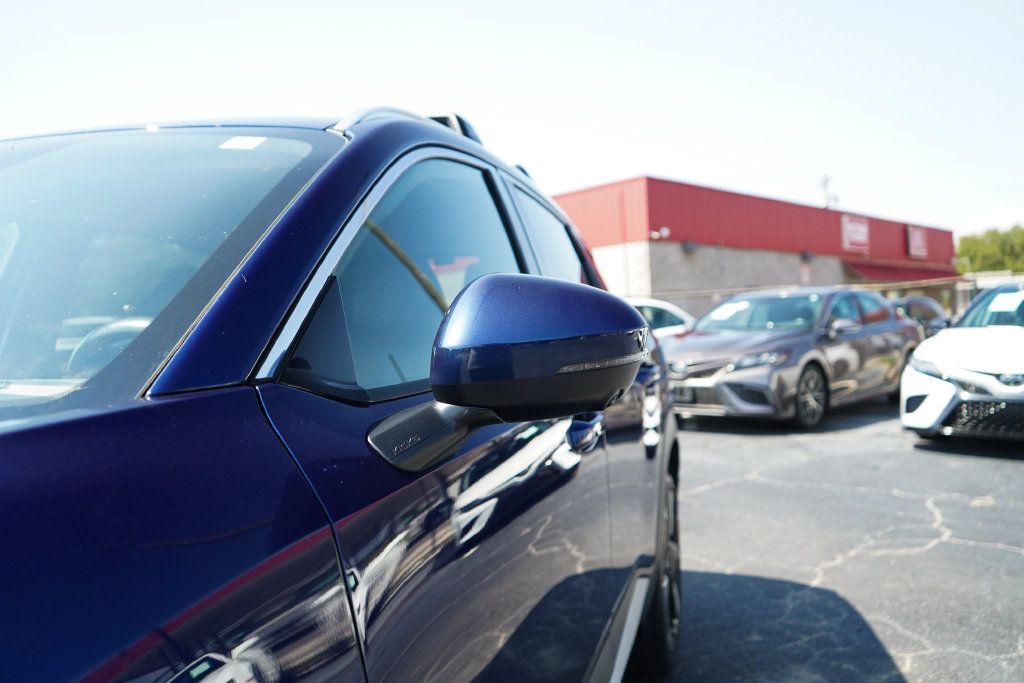 Used 2025 Nissan Kicks SR FWD image 23