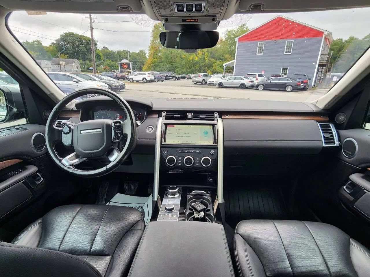 Used 2019 Land Rover Discovery HSE AWD/4WD image 17
