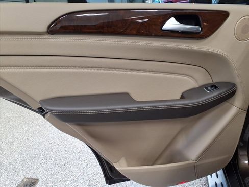 Used 2015 Mercedes-Benz ML 400 4MATIC image 9