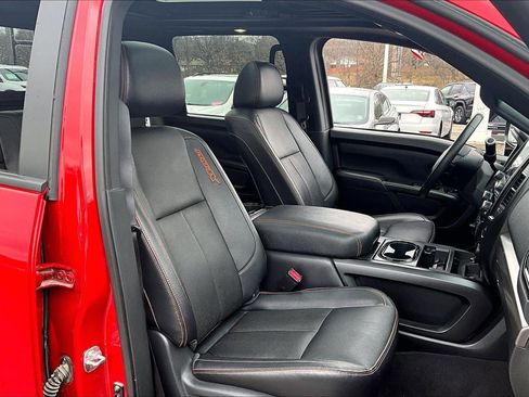 Used 2023 Nissan Titan PRO-4X w/ Pro-4x Convenience Package image 6