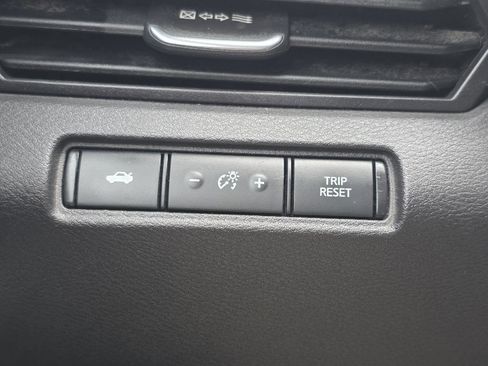 Used 2023 Nissan Altima 2.5 SR FWD image 11