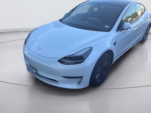 Used 2021 Tesla Model 3 Standard Range Plus RWD image 1