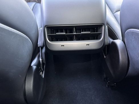 Used 2023 Tesla Model 3 Standard Range image 30