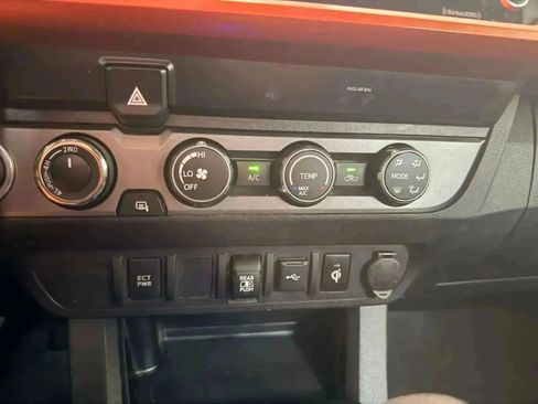 Used 2020 Toyota Tacoma TRD Sport AWD/4WD image 20