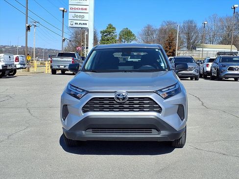 Used 2025 Toyota RAV4 LE image 21