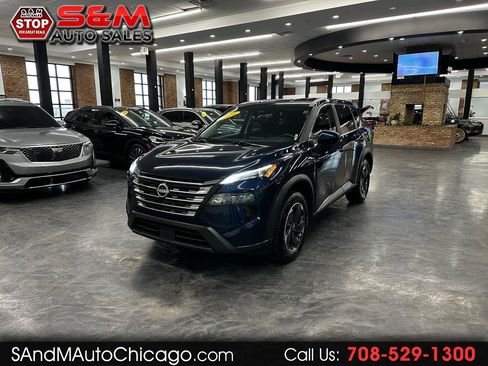 Used 2024 Nissan Rogue SV image 1