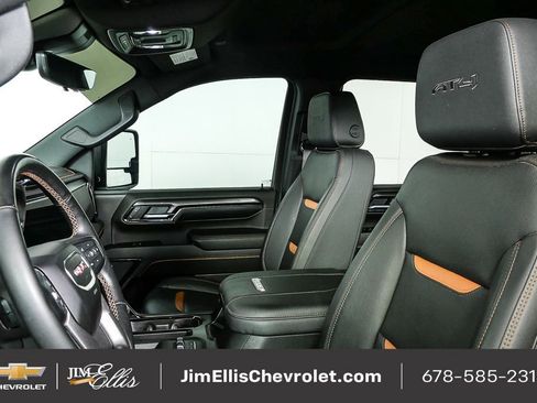 Used 2024 GMC Sierra 2500 AT4 w/ Technology Package image 4