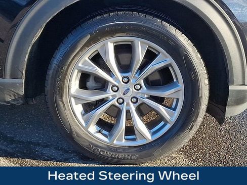 Used 2022 Ford Explorer XLT w/ Equipment Group 202A image 10