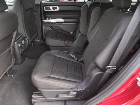 Certified 2021 Ford Explorer XLT image 12