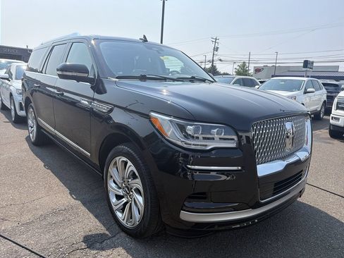Certified 2024 Lincoln Navigator L Reserve AWD/4WD image 6