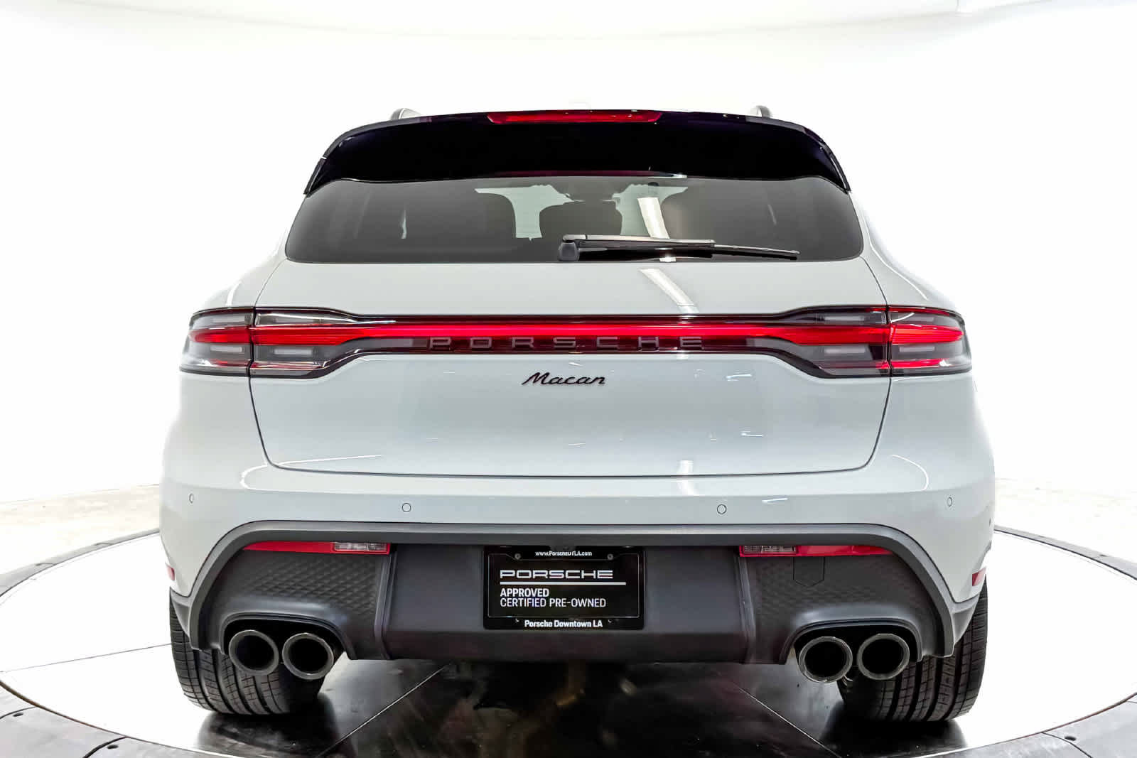 Certified 2023 Porsche Macan AWD/4WD image 10