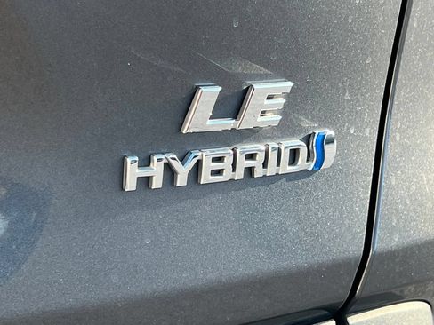 Used 2019 Toyota RAV4 LE AWD/4WD image 15