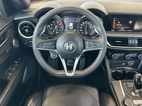 Used 2018 Alfa Romeo Stelvio Ti Sport AWD/4WD image 17