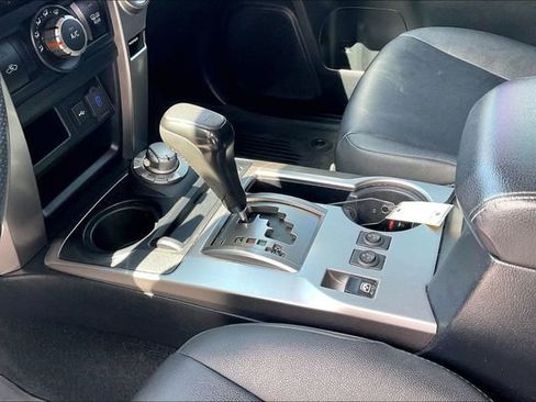 Used 2022 Toyota 4Runner TRD Sport AWD/4WD image 17
