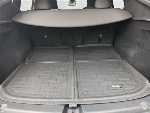 Used 2023 Tesla Model Y Performance image 6