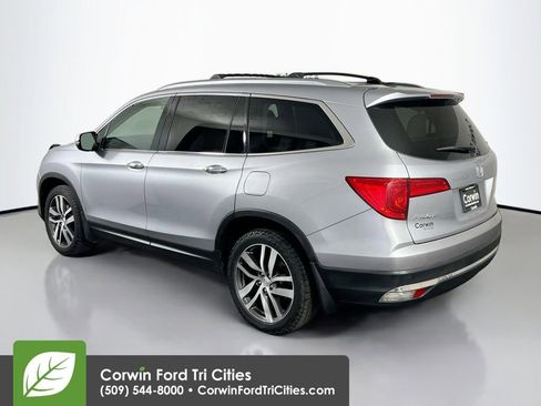 Used 2018 Honda Pilot Touring image 11