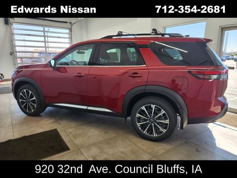 New 2026 Nissan Pathfinder Platinum w/ Cargo Package image 5