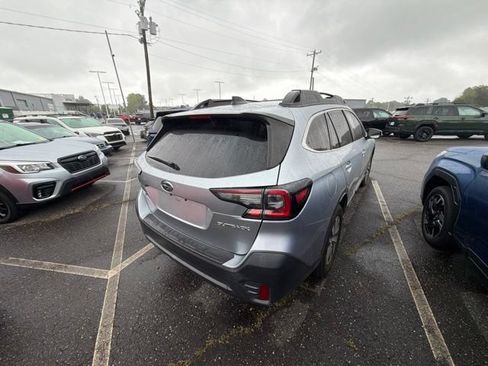 Used 2021 Subaru Outback Premium AWD/4WD image 5