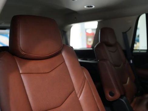 Used 2019 Cadillac Escalade Premium Luxury AWD/4WD image 23