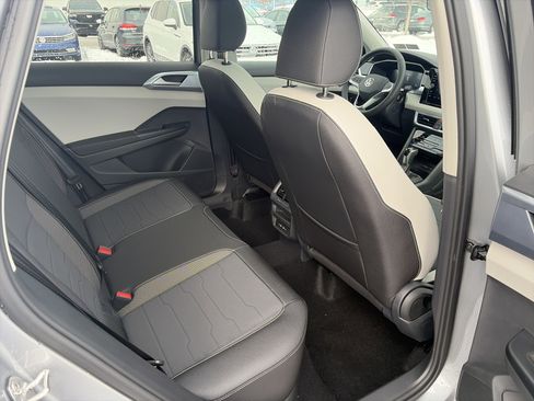 New 2026 Volkswagen Taos SE image 19