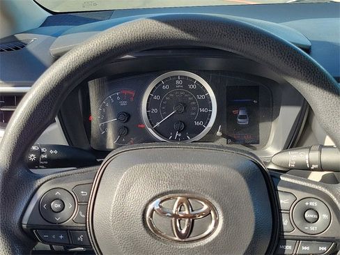Used 2022 Toyota Corolla LE image 9