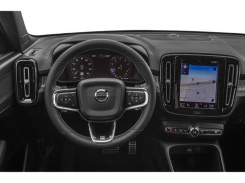 Used 2020 Volvo XC40 T4 R-Design FWD image 7