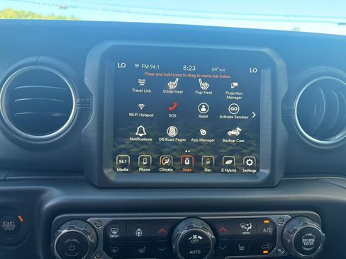 Used 2023 Jeep Wrangler Unlimited Sahara w/ Cold Weather Group AWD/4WD image 25