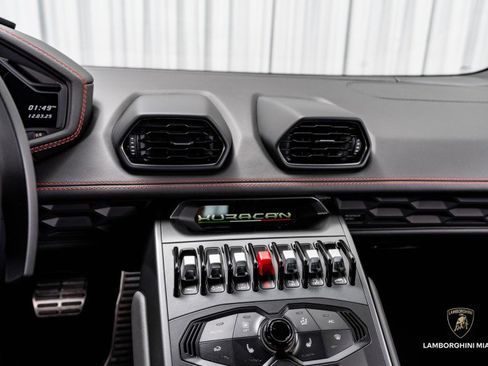 Used 2018 Lamborghini Huracan LP 580-2 image 34