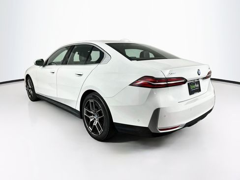 Used 2026 BMW 530i xDrive AWD/4WD image 5