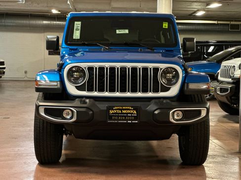 New 2026 Jeep Wrangler Unlimited Sahara AWD/4WD image 8