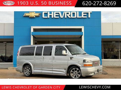 Used 2017 GMC Savana 2500 image 1