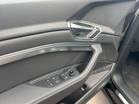 Certified 2024 Audi Q8 e-tron Premium image 22