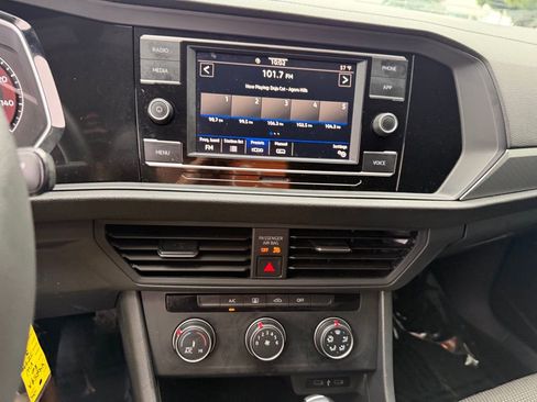 Used 2020 Volkswagen Jetta S image 22