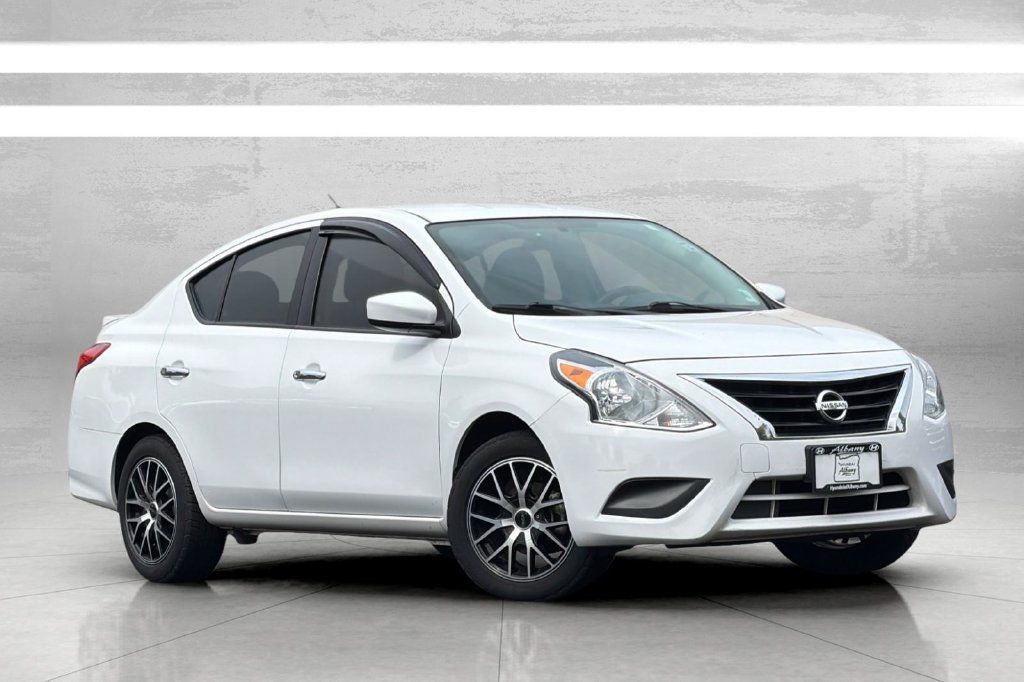 Used 2019 Nissan Versa SV FWD image 2