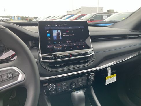 New 2026 Jeep Compass Latitude image 20