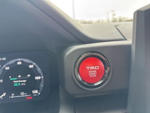 Used 2025 Toyota Tacoma TRD Sport AWD/4WD image 23